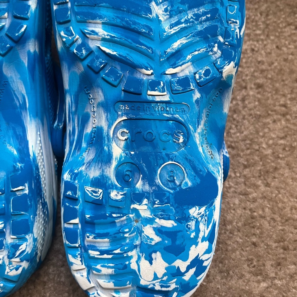 Crocs - Picture 4 of 13